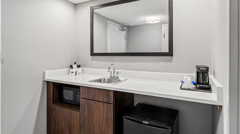 <b>Hampton Inn & Suites Virginia Center Other</b>. Images powered by <a href="https://iceportal.shijigroup.com/" title="IcePortal" target="_blank">IcePortal</a>.