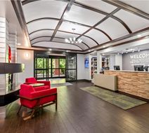 Hampton Inn & Suites Virginia Center Lobby