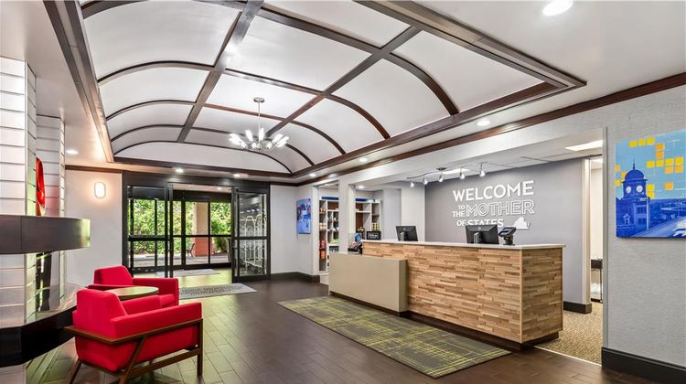 Hampton Inn & Suites Virginia Center Lobby
