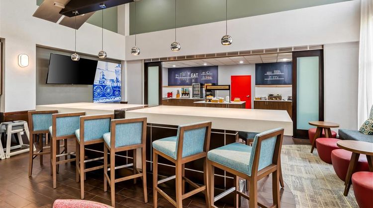Hampton Inn & Suites Virginia Center Restaurant