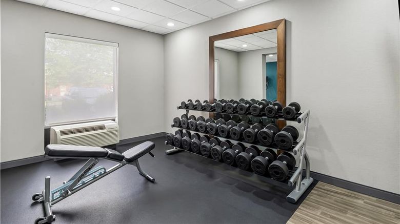 <b>Hampton Inn & Suites Virginia Center Health</b>. Images powered by <a href="https://iceportal.shijigroup.com/" title="IcePortal" target="_blank">IcePortal</a>.