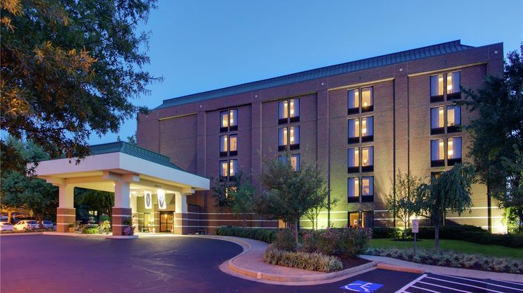 Hampton Inn Richmond-West Exterior