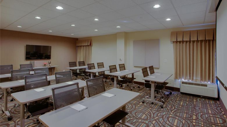 <b>Hampton Inn Richmond-West Meeting</b>. Images powered by <a href="https://iceportal.shijigroup.com/" title="IcePortal" target="_blank">IcePortal</a>.