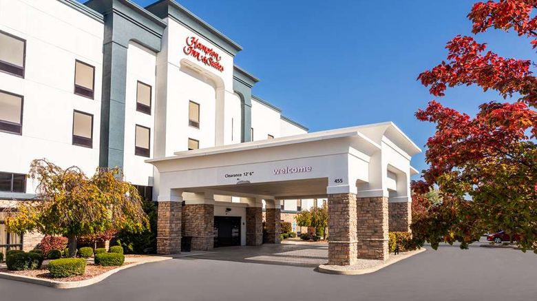 <b>Hampton Inn & Suites Richmond Exterior</b>. Images powered by <a href="https://iceportal.shijigroup.com/" title="IcePortal" target="_blank">IcePortal</a>.
