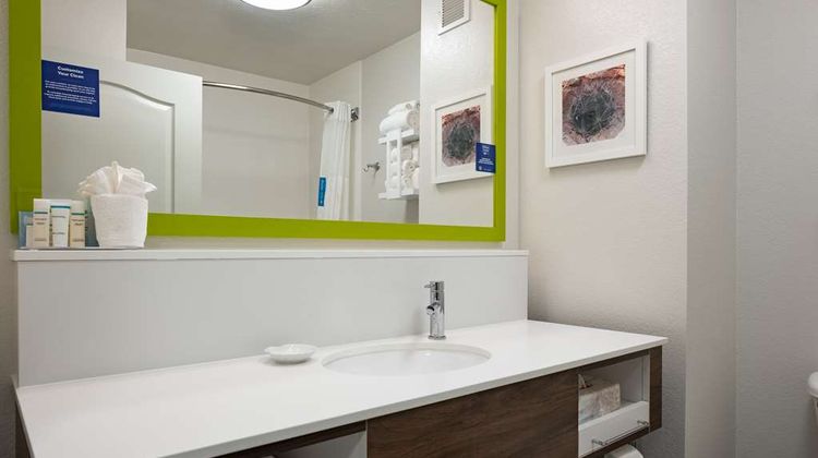 Hampton Inn Richfield Room