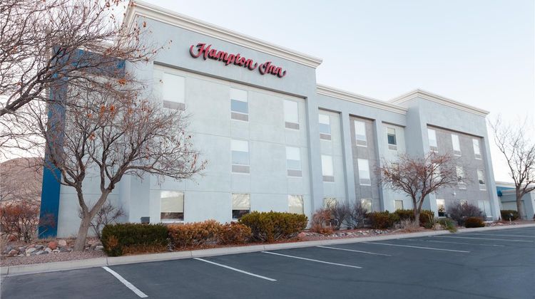 Hampton Inn Richfield Exterior