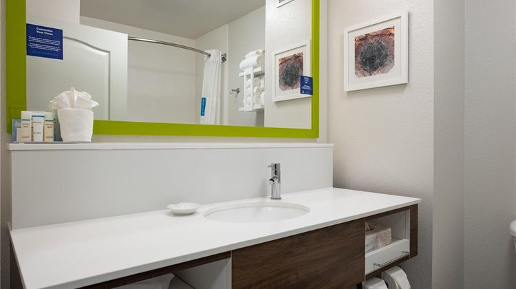 Hampton Inn Richfield Room