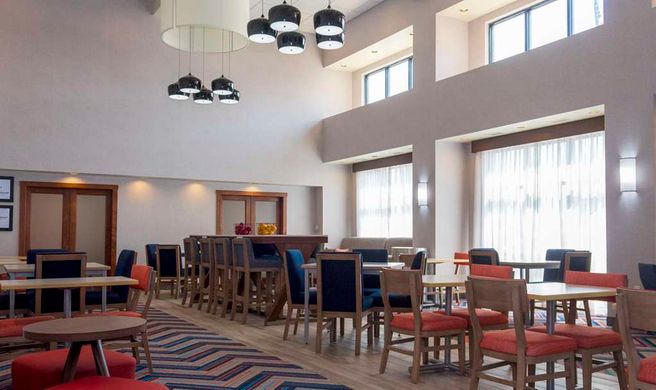 Hampton Inn & Suites Riverton Lobby