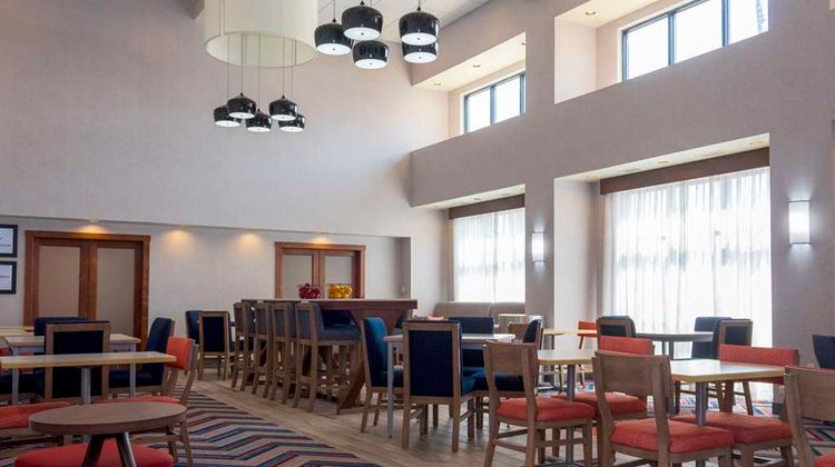 Hampton Inn & Suites Riverton Lobby
