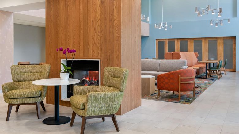<b>Hampton Inn & Suites Rockland Lobby</b>. Images powered by <a href="https://iceportal.shijigroup.com/" title="IcePortal" target="_blank">IcePortal</a>.