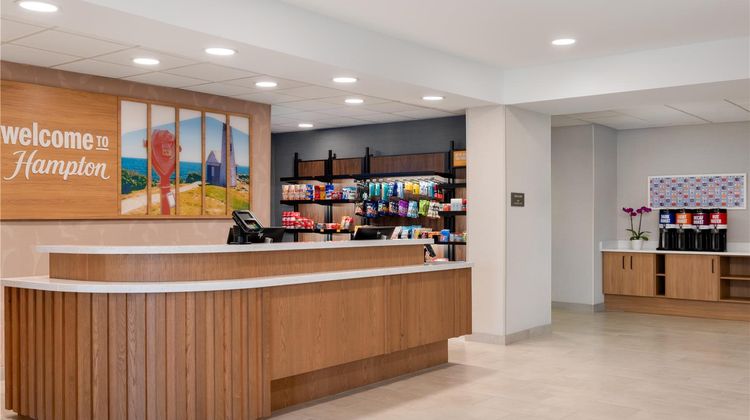 Hampton Inn & Suites Rockland Lobby
