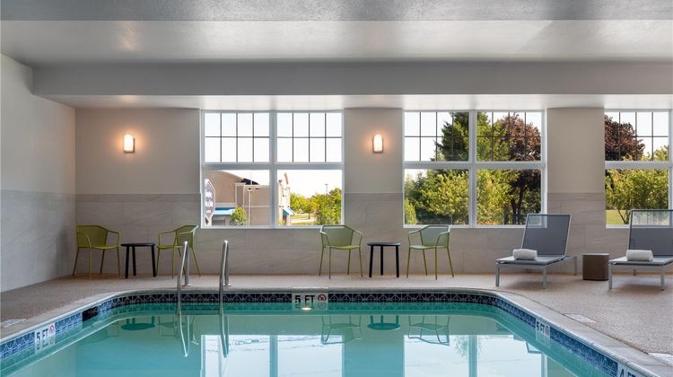 Hampton Inn & Suites Rockland Pool