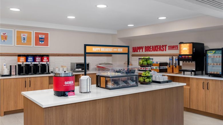 <b>Hampton Inn & Suites Rockland Restaurant</b>. Images powered by <a href="https://iceportal.shijigroup.com/" title="IcePortal" target="_blank">IcePortal</a>.
