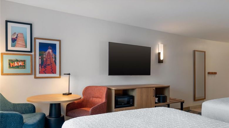 <b>Hampton Inn & Suites Rockland Room</b>. Images powered by <a href="https://iceportal.shijigroup.com/" title="IcePortal" target="_blank">IcePortal</a>.