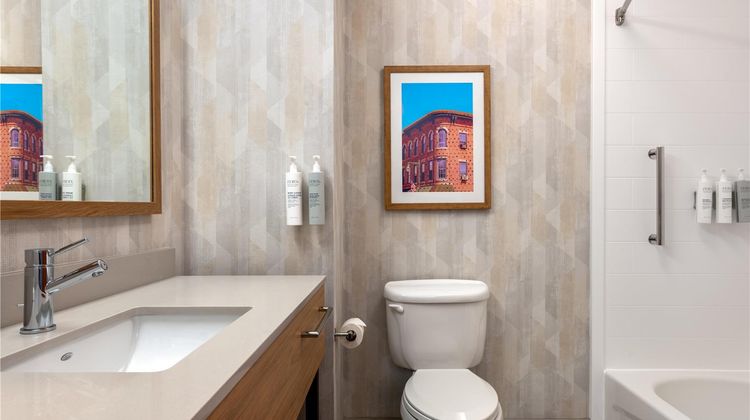 Hampton Inn & Suites Rockland Room