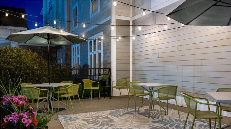 Hampton Inn & Suites Rockland Exterior