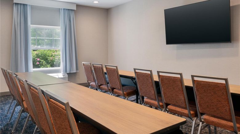 <b>Hampton Inn & Suites Rockland Meeting</b>. Images powered by <a href="https://iceportal.shijigroup.com/" title="IcePortal" target="_blank">IcePortal</a>.