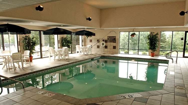 Hampton Inn Rockford Pool