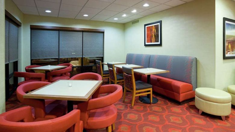 <b>Hampton Inn Rockford Restaurant</b>. Images powered by <a href="https://iceportal.shijigroup.com/" title="IcePortal" target="_blank">IcePortal</a>.