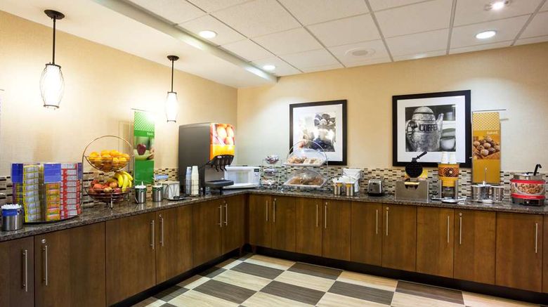 <b>Hampton Inn Rockford Restaurant</b>. Images powered by <a href="https://iceportal.shijigroup.com/" title="IcePortal" target="_blank">IcePortal</a>.