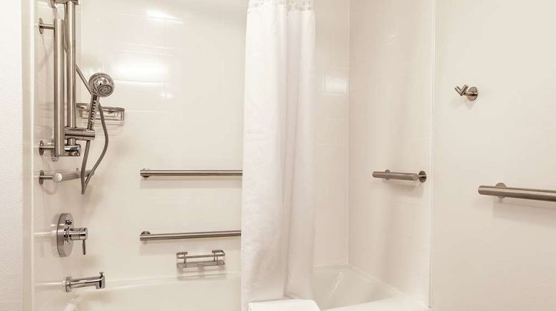 <b>Hampton Inn Rockford Room</b>. Images powered by <a href="https://iceportal.shijigroup.com/" title="IcePortal" target="_blank">IcePortal</a>.
