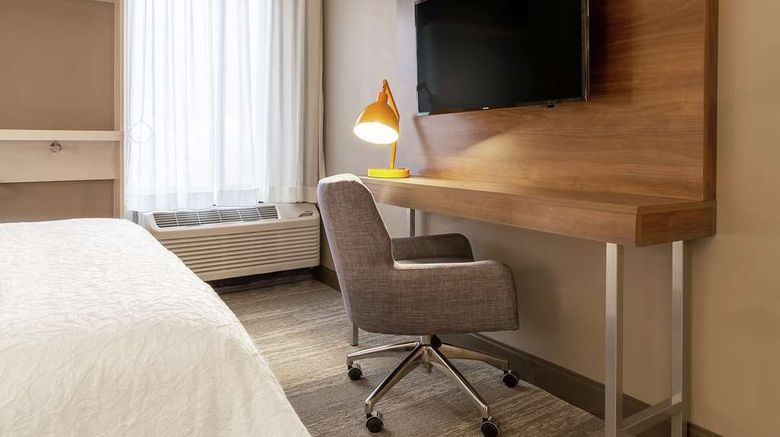 <b>Hampton Inn Rockford Room</b>. Images powered by <a href="https://iceportal.shijigroup.com/" title="IcePortal" target="_blank">IcePortal</a>.