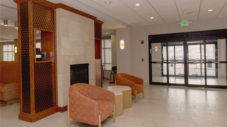 <b>Hampton Inn Rock Springs Lobby</b>. Images powered by <a href="https://iceportal.shijigroup.com/" title="IcePortal" target="_blank">IcePortal</a>.