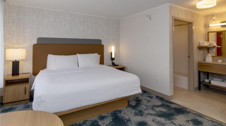 <b>Hampton Inn Rock Springs Room</b>. Images powered by <a href="https://iceportal.shijigroup.com/" title="IcePortal" target="_blank">IcePortal</a>.
