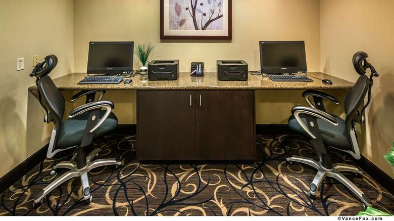 <b>Hampton Inn & Suites Reno Other</b>. Images powered by <a href="https://iceportal.shijigroup.com/" title="IcePortal" target="_blank">IcePortal</a>.