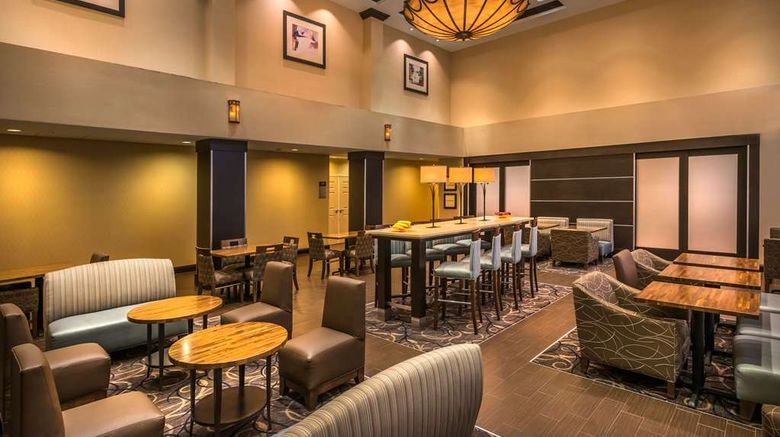 <b>Hampton Inn & Suites Reno Lobby</b>. Images powered by <a href="https://iceportal.shijigroup.com/" title="IcePortal" target="_blank">IcePortal</a>.
