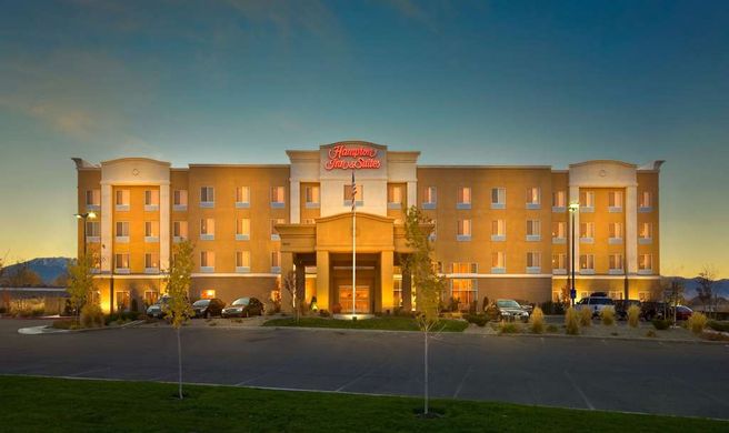 Hampton Inn & Suites Reno Exterior