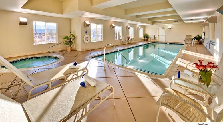 <b>Hampton Inn & Suites Reno Pool</b>. Images powered by <a href="https://iceportal.shijigroup.com/" title="IcePortal" target="_blank">IcePortal</a>.