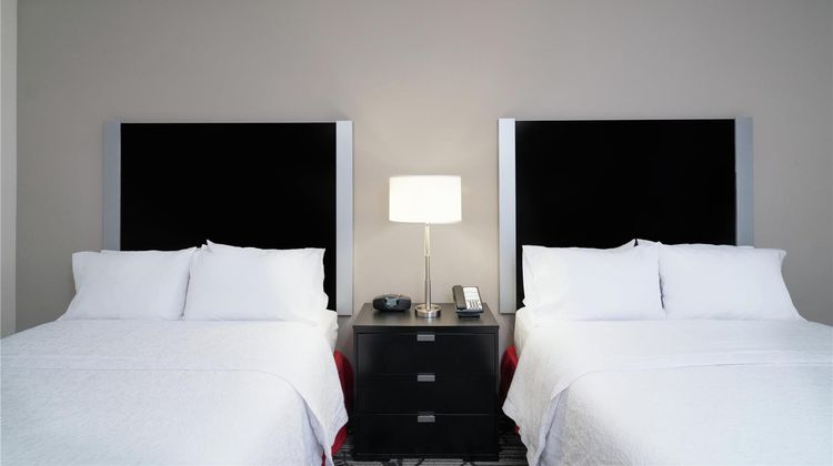 Hampton Inn & Suites, Roanoke Airport Room