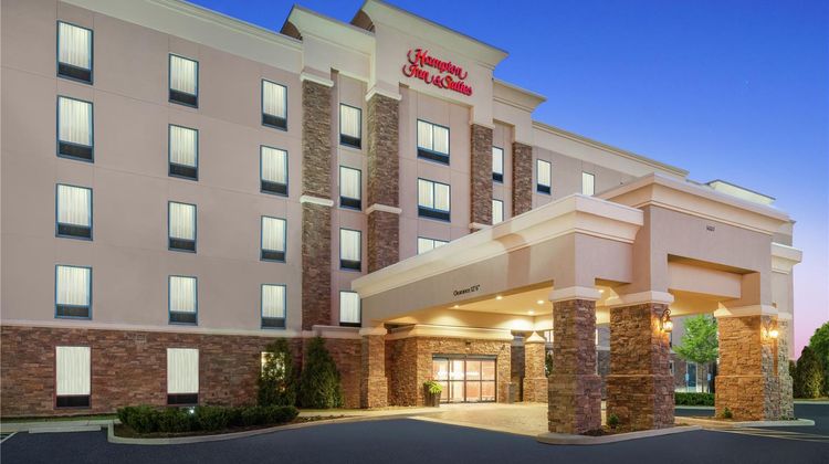 Hampton Inn & Suites, Roanoke Airport Exterior