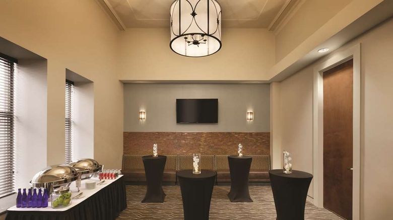 <b>Hilton Garden Inn Rochester Downtown Restaurant</b>. Images powered by <a href="https://iceportal.shijigroup.com/" title="IcePortal" target="_blank">IcePortal</a>.