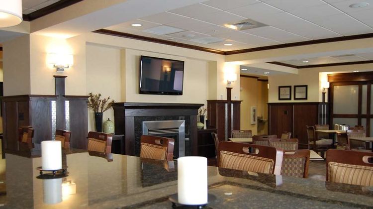 Hampton Inn Geneseo Lobby