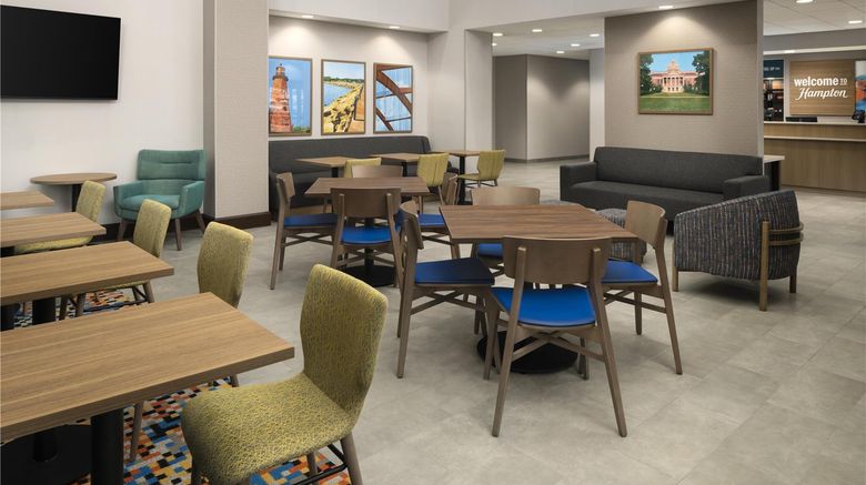 <b>Hampton Inn & Suites Rochester/Henrietta Lobby</b>. Images powered by <a href="https://iceportal.shijigroup.com/" title="IcePortal" target="_blank">IcePortal</a>.