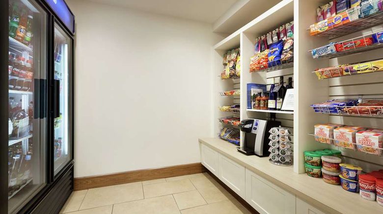 <b>Hilton Garden Inn Rochester/Pittsford Restaurant</b>. Images powered by <a href="https://iceportal.shijigroup.com/" title="IcePortal" target="_blank">IcePortal</a>.