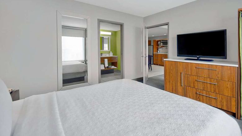 <b>Home2 Suites by Hilton Rochester Room</b>. Images powered by <a href="https://iceportal.shijigroup.com/" title="IcePortal" target="_blank">IcePortal</a>.