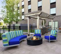 Hampton Inn & Suites Rogers Exterior