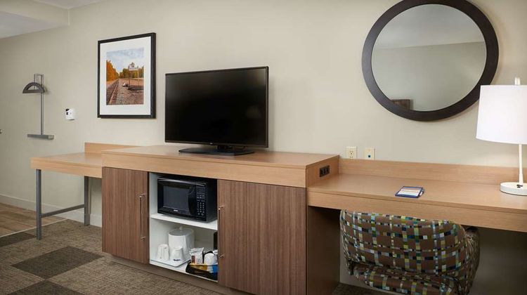 Hampton Inn & Suites Rogers Room