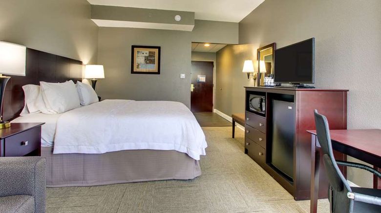 <b>Hampton Inn Rolla Room</b>. Images powered by <a href="https://iceportal.shijigroup.com/" title="IcePortal" target="_blank">IcePortal</a>.
