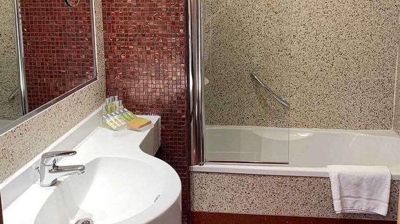 <b>Hilton Garden Inn Rome Claridge Room</b>. Images powered by <a href="https://iceportal.shijigroup.com/" title="IcePortal" target="_blank">IcePortal</a>.