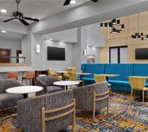 Hampton Inn & Suites Roswell Lobby