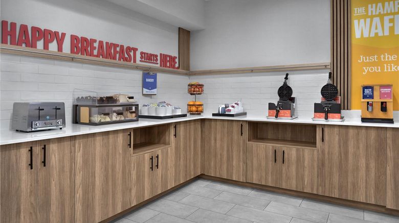 <b>Hampton Inn & Suites Roswell Restaurant</b>. Images powered by <a href="https://iceportal.shijigroup.com/" title="IcePortal" target="_blank">IcePortal</a>.