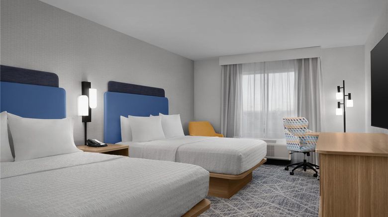 <b>Hampton Inn & Suites Roswell Room</b>. Images powered by <a href="https://iceportal.shijigroup.com/" title="IcePortal" target="_blank">IcePortal</a>.