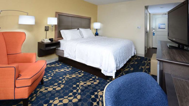 <b>Hampton Inn Roxboro Room</b>. Images powered by <a href="https://iceportal.shijigroup.com/" title="IcePortal" target="_blank">IcePortal</a>.