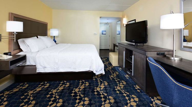 Hampton Inn Roxboro Room