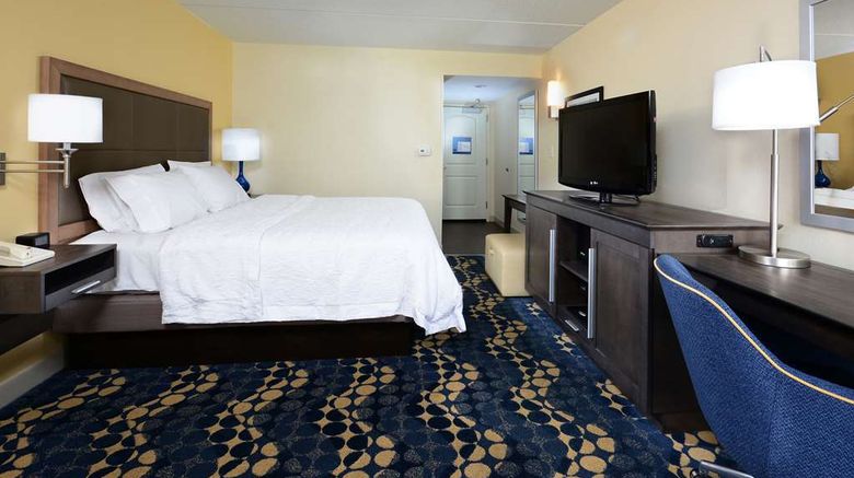 <b>Hampton Inn Roxboro Room</b>. Images powered by <a href="https://iceportal.shijigroup.com/" title="IcePortal" target="_blank">IcePortal</a>.