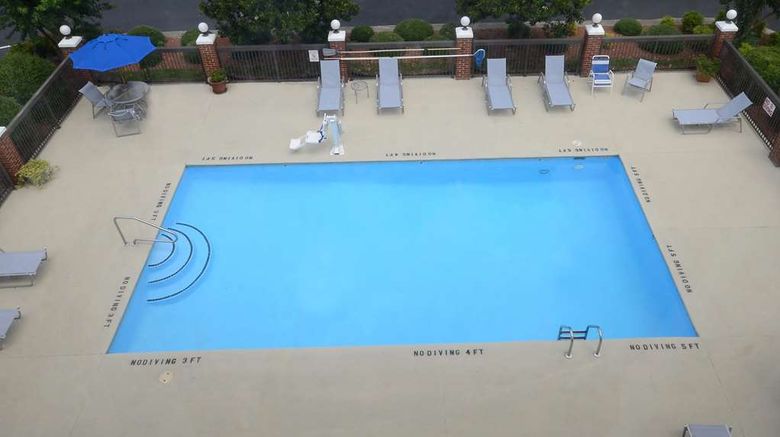 <b>Hampton Inn Roxboro Pool</b>. Images powered by <a href="https://iceportal.shijigroup.com/" title="IcePortal" target="_blank">IcePortal</a>.